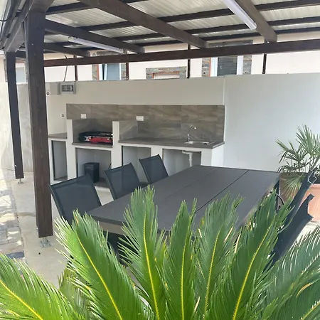 In Mit Grill Und Terrasse * Fažana