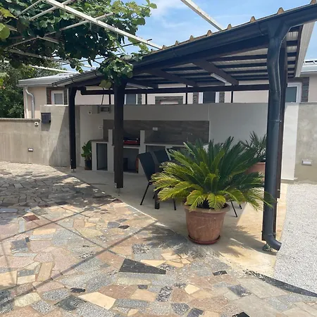 Lägenhet In Mit Grill Und Terrasse *